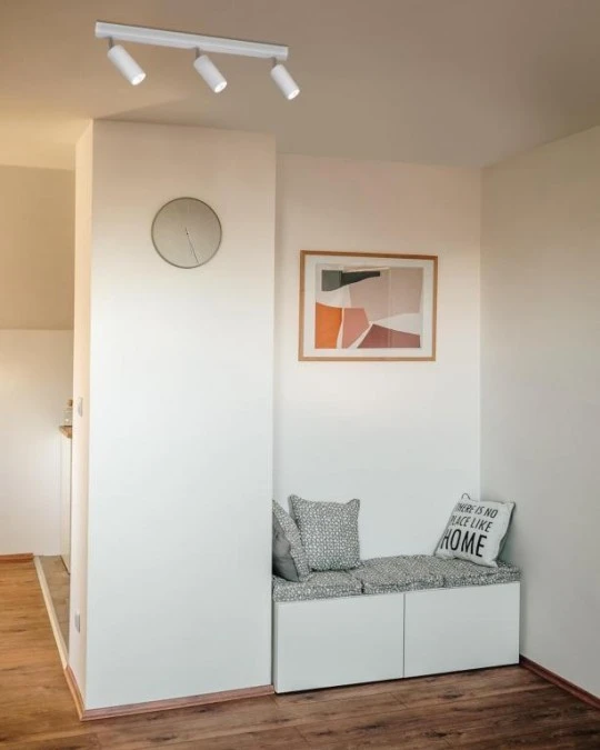 Listwa sufitowa biała z klasycznymi reflektorkami z serii KAYLA K‑4729 Kaja Lighting - obrazek 2