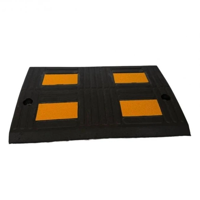 Najazd gumowy podjazd krawężnikowy 500x325x50mm 2 kanały