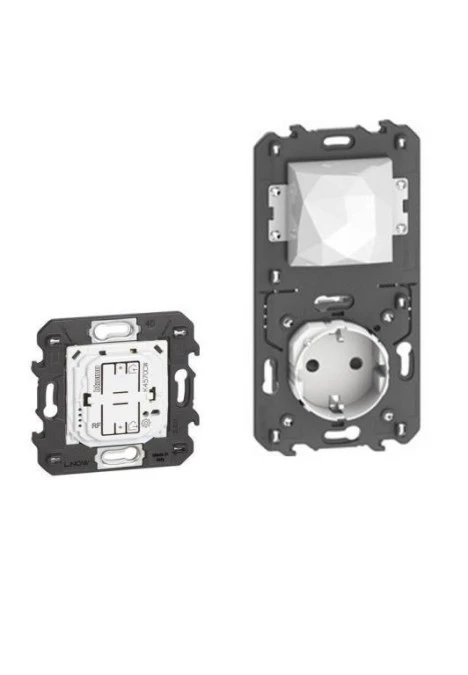 LiVing Now with Netatmo brama z gniazdem schuko biała KW4501C