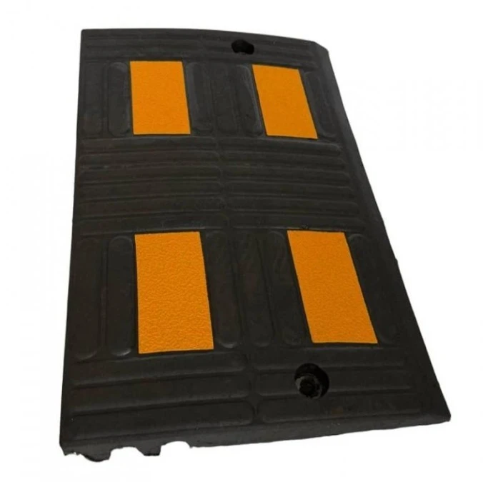 Najazd gumowy podjazd krawężnikowy 500x325x50mm 2 kanały - obrazek 2