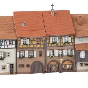 6 domów ulgowych na starym mieście Zestaw do złożenia Faller 232174 N 1 szt. 6 domów ulgowych na starym mieście Zestaw do złożenia Faller 232174 N 1 szt.