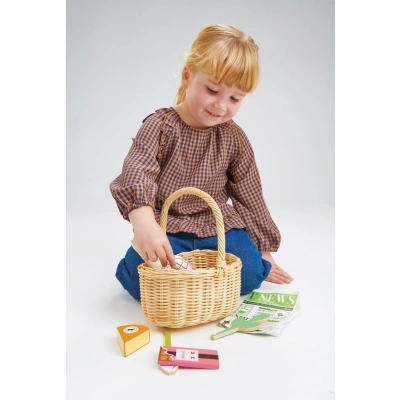Wiklinowy koszyk z zestawem piknikowym, Tender Leaf Toys